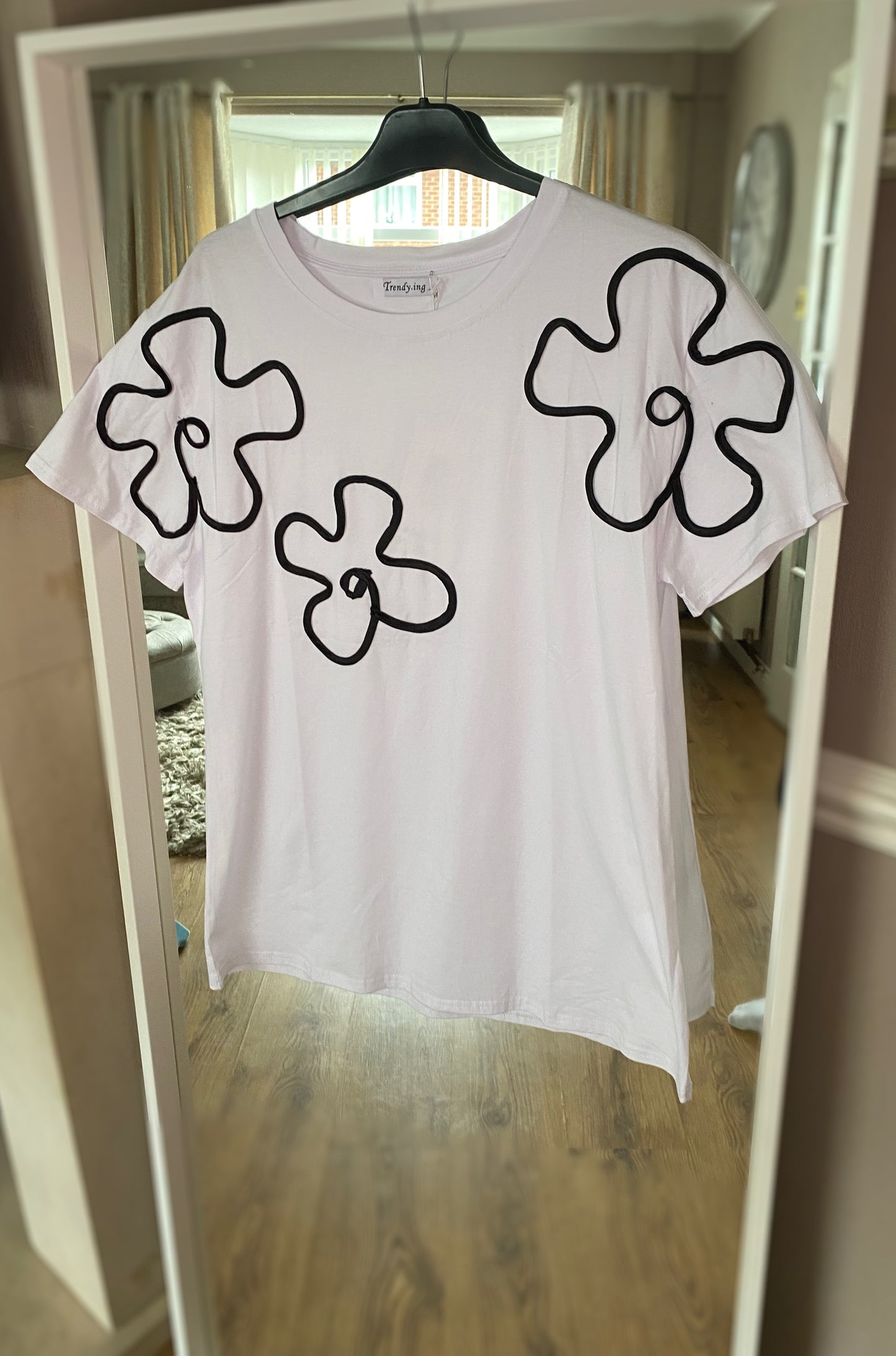 White flower tee